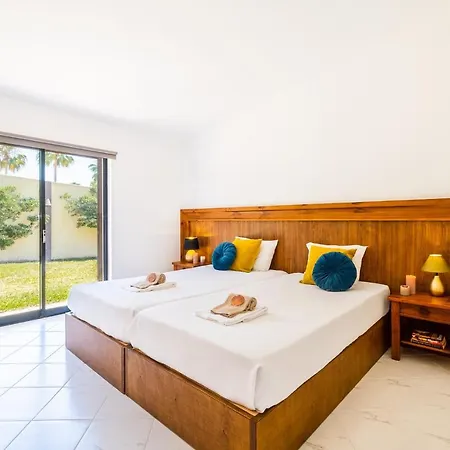 Crisandra By Algarve Vacation Villa Albufeira