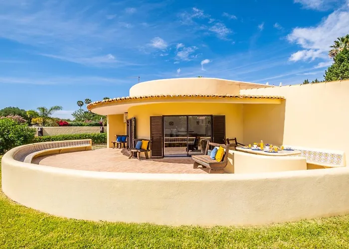 Crisandra By Algarve Vacation Villa Albufeira